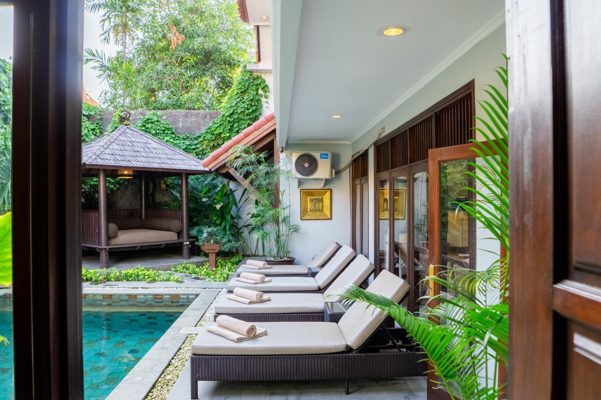 Atres Griya 5 Private Bedroom Kuta Villa
