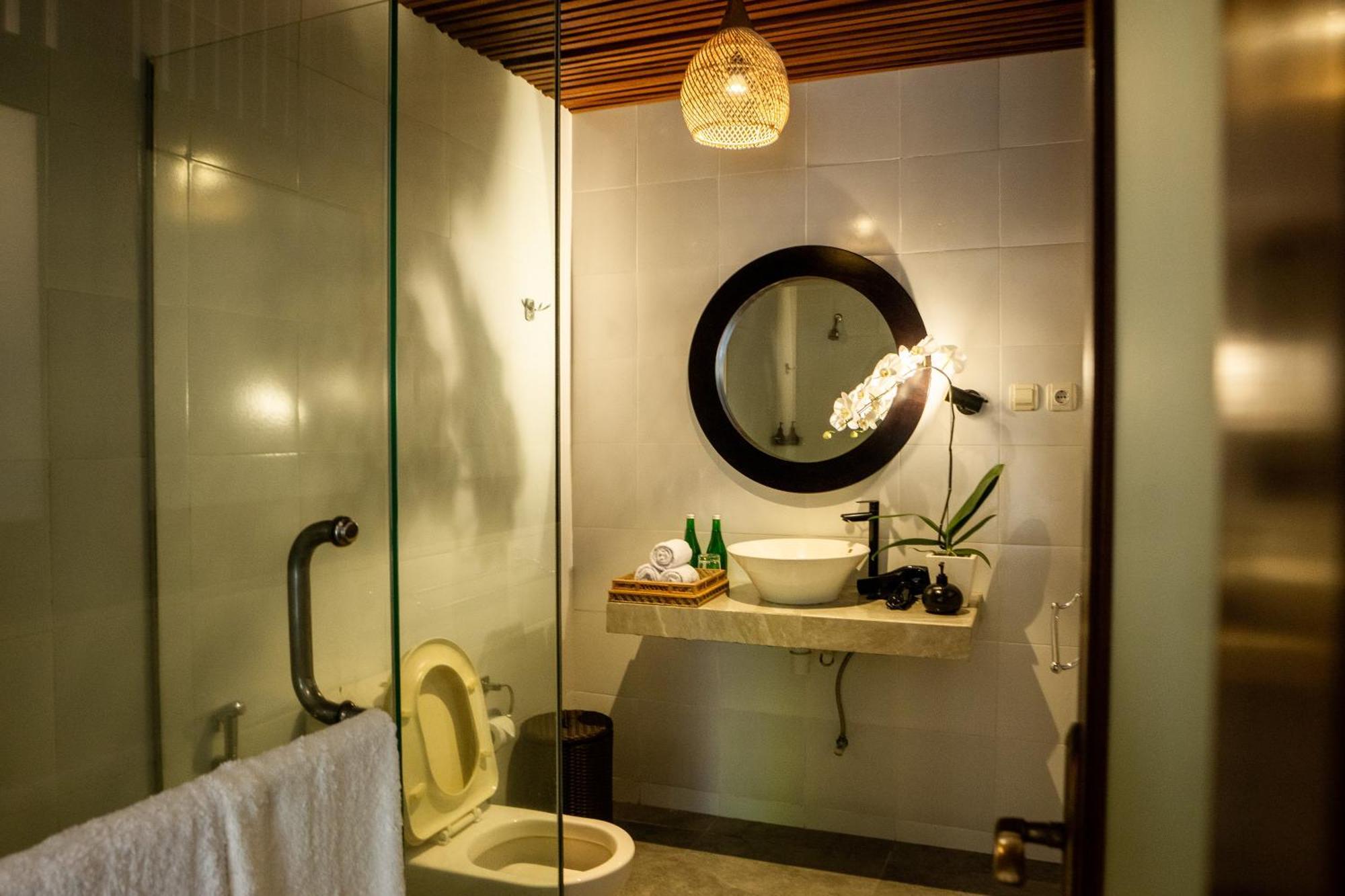 Atres Griya 5 Private Bedroom Kuta Villa *